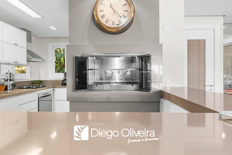 650 metros, Rua Coberta Centro/Villa Verde 202A